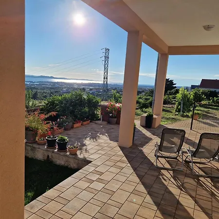 Sunset Apartment *