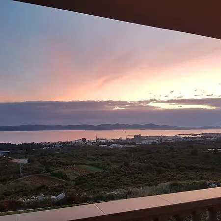 Sunset Apartment *